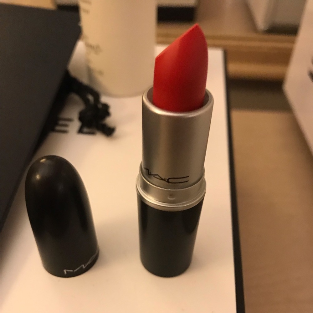 Mac Relentlessly Red lipstick